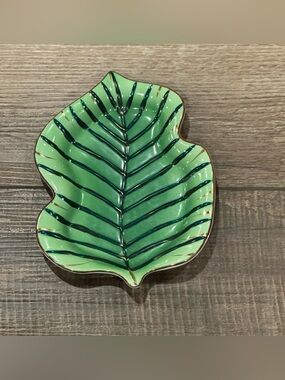 Lynn Chase Jaguar Jungle Leaf Shaped Soap Trinket Dish 6.75" Gold Trimmed